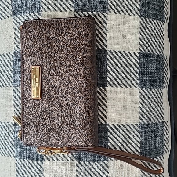 Michael Kors Jet Set Bi-Fold Wallet - Picture 1 of 6